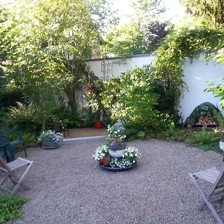 Paradiesgarten Am Saaleufer Apartamento *